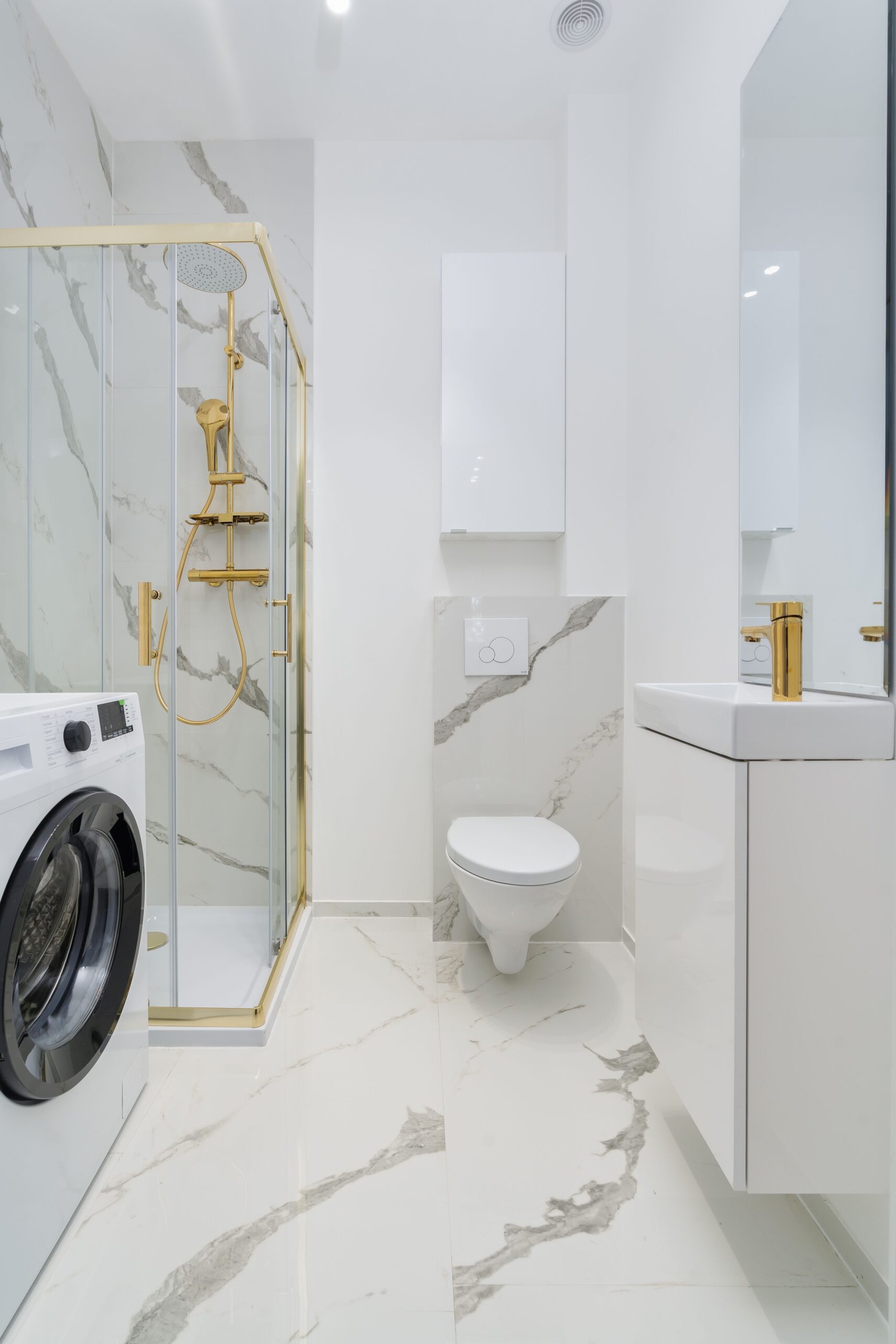 Salle de bain effet marbre à Fréjus