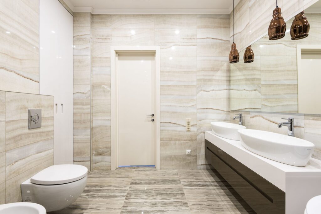 Salle de bain carrelage et faïence à Fréjus